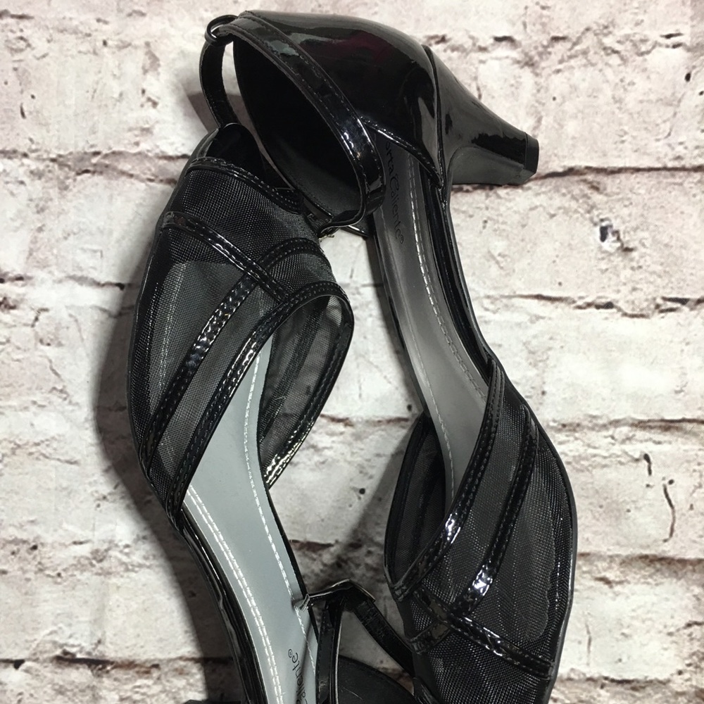 Kitten heels